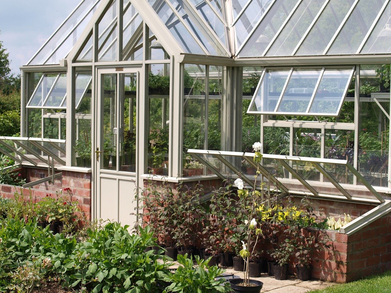 The Best Greenhouse Design In the World - Hot in the Winter  Cool in the Summer - Summer Solstice